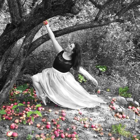 Meet your Posher, Lyezia - Picture 1 of 1